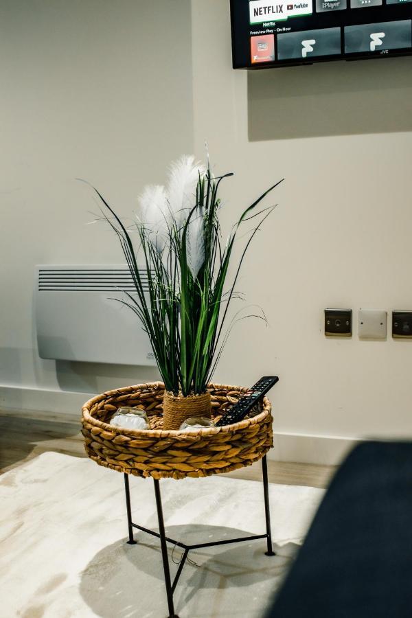 Bv Cosy Basement Apartment At Conditioning House Bradford (West Yorkshire) Exterior foto